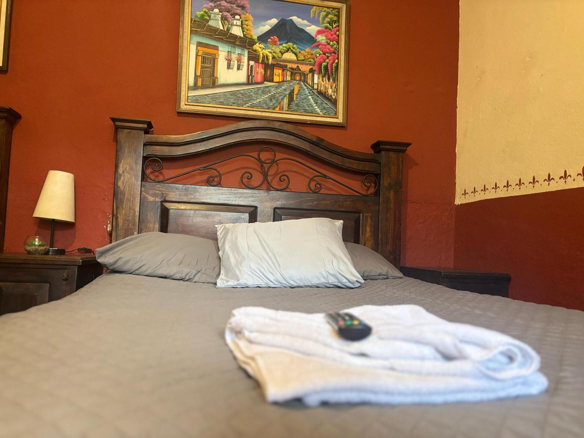 Hotel Cristales De Antigua La Calzada Extérieur photo