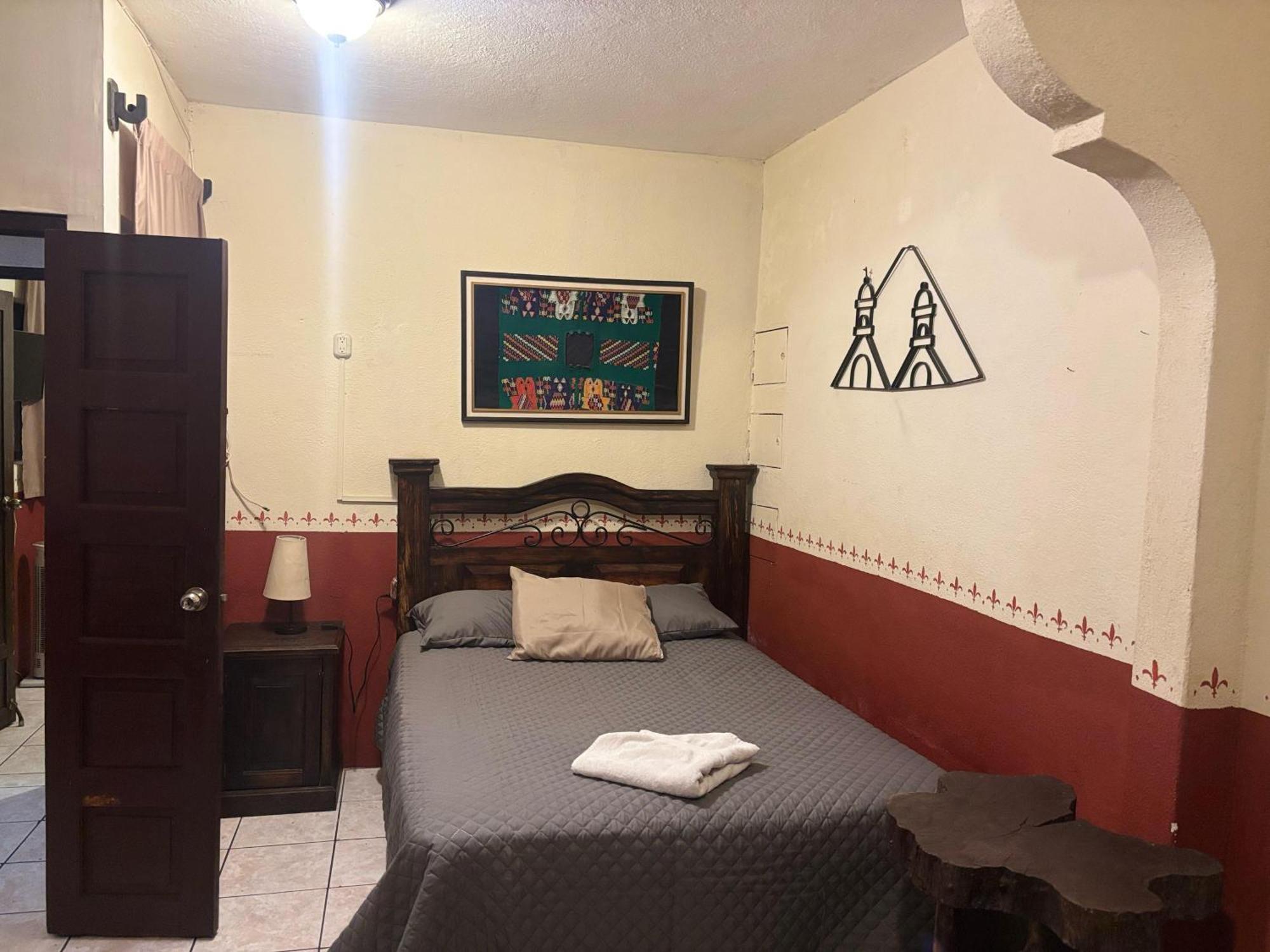 Hotel Cristales De Antigua La Calzada Extérieur photo