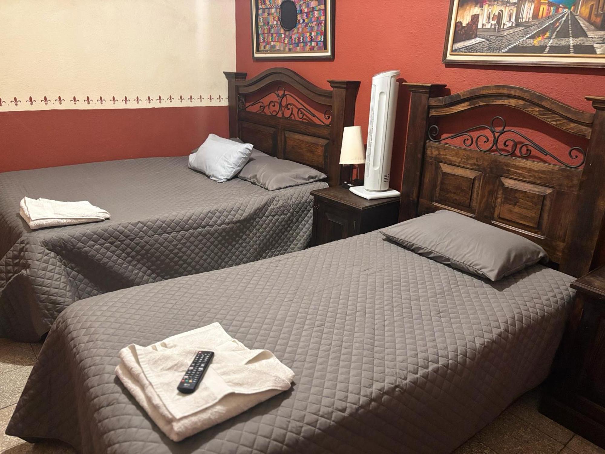 Hotel Cristales De Antigua La Calzada Extérieur photo