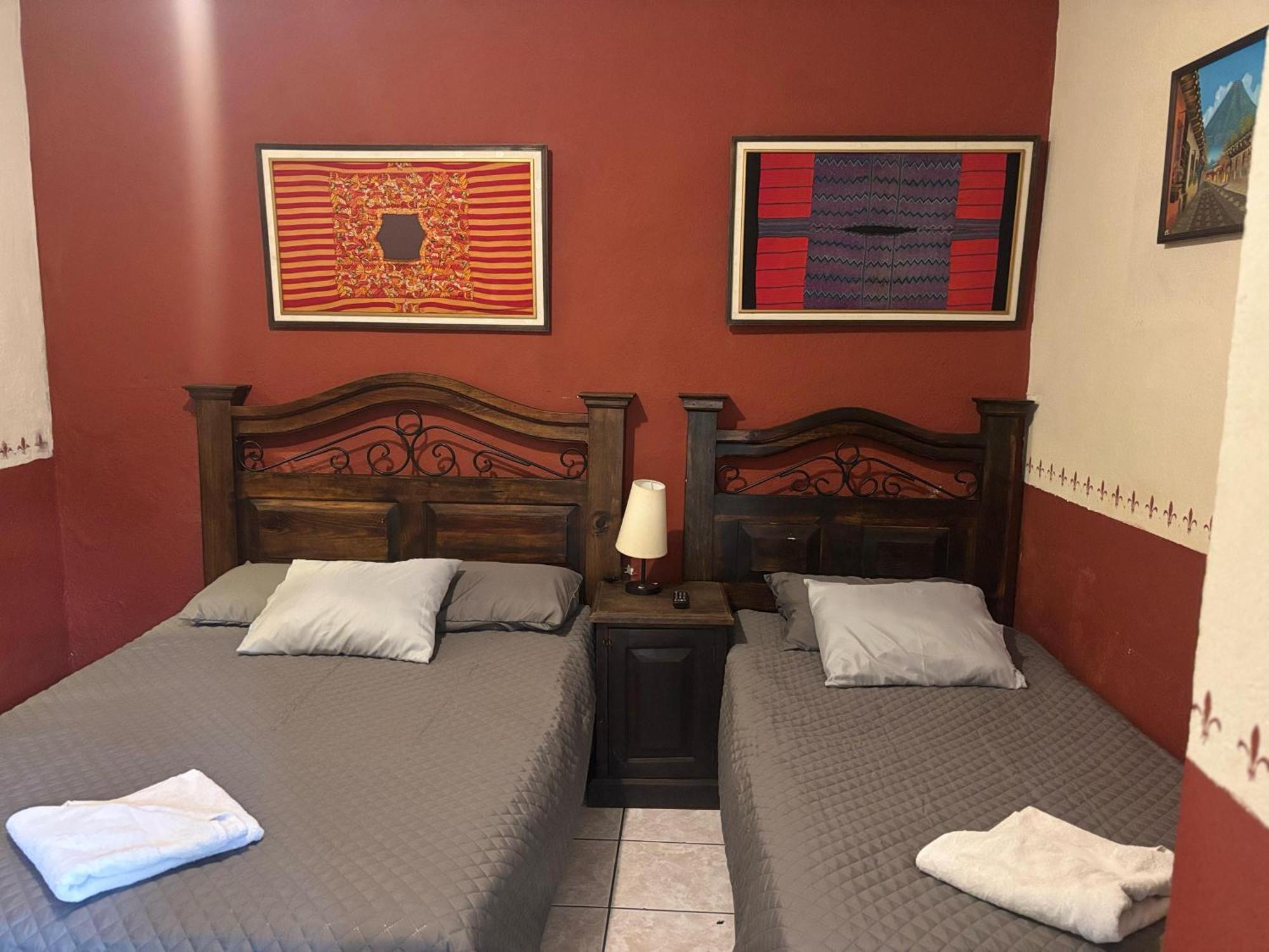 Hotel Cristales De Antigua La Calzada Extérieur photo